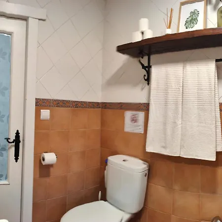 Nyaraló Barreros *